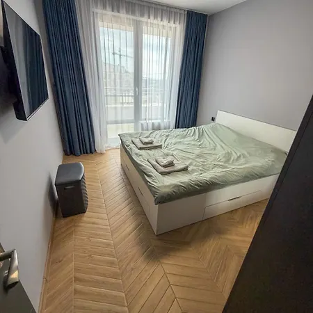 Modern Near St Konstantin&elena Warna